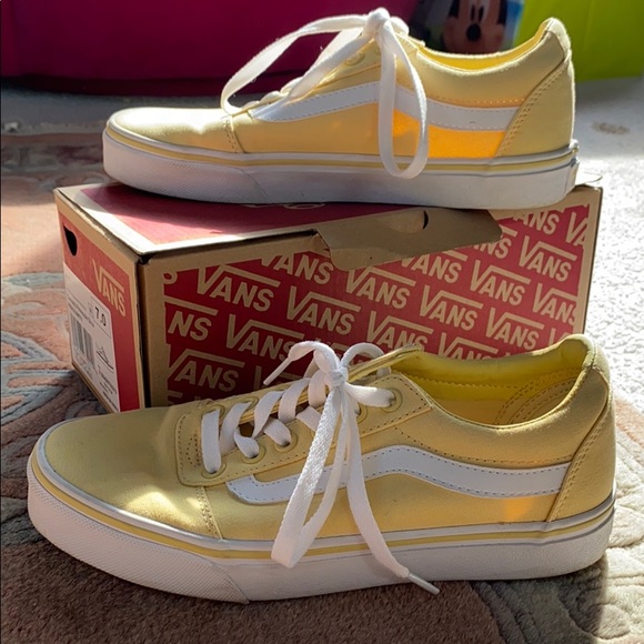 pineapple yellow vans